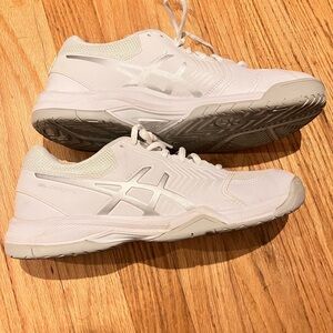 ASICS Women’s 9 White Sneakers excellent condition